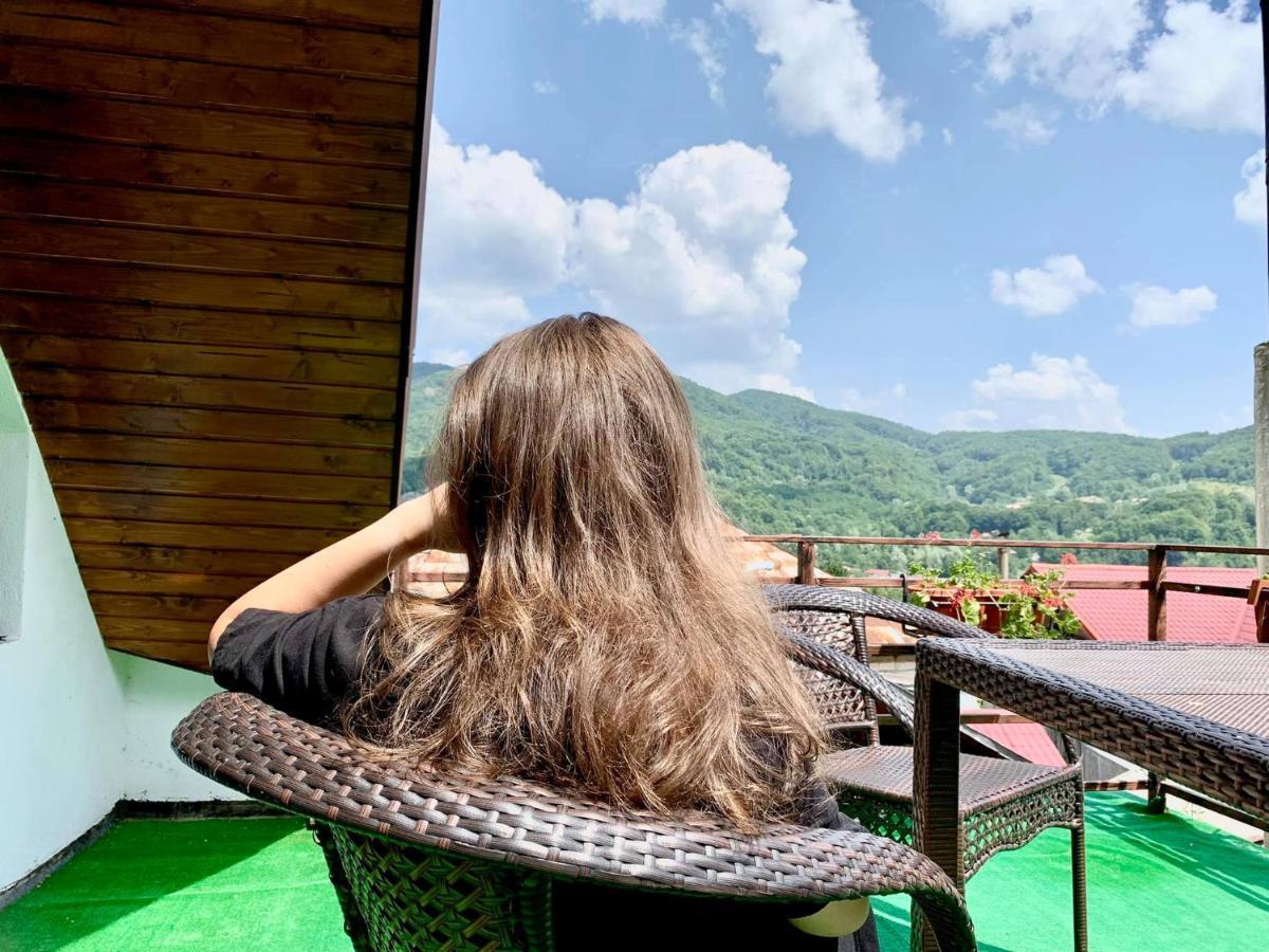 Casa Olanesti Hotel ไบเลโอเลอเนชต์ ภายนอก รูปภาพ